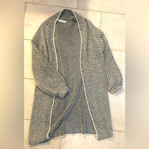 Davi & Dani Cozy Long Cardigan Sweater Black/White; Size S